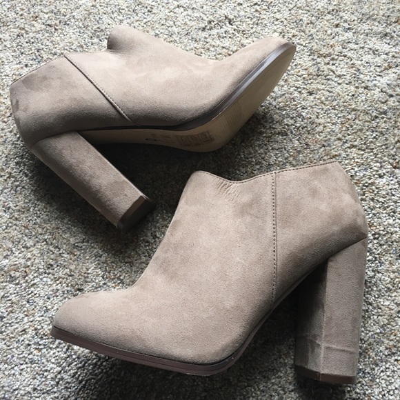 Heels - Picture 1 of 4